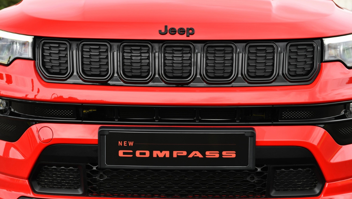 New Jeep Compass launched: Starting at ₹35 lakh with 2.0L diesel, 9-speed AT and 4WD
