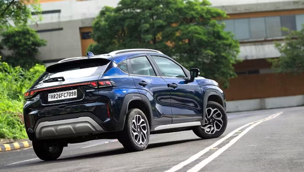 Maruti FRONX 2025: 20kmpl mileage, 6 airbags and price starting at ₹ 7.50 lakh