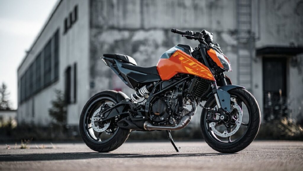 KTM 250 Duke: A street fighter bike with a new look, more power, and excellent performance.