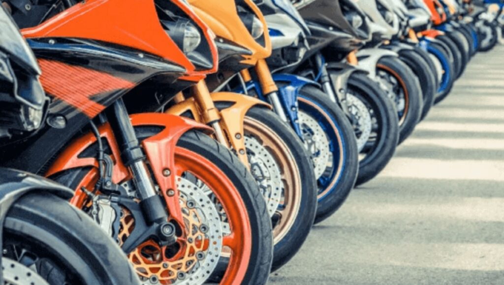 Best petrol bikes under Rs 1 lakh in India after GST 2.0 now offer both style and mileage at a low price