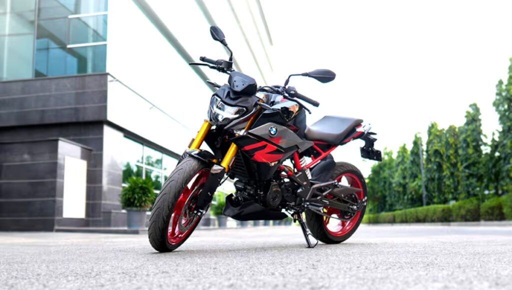 BMW G 310 R Launch: Powerful 313cc engine and a top speed of 200km/h for just ₹2.90 lakh.